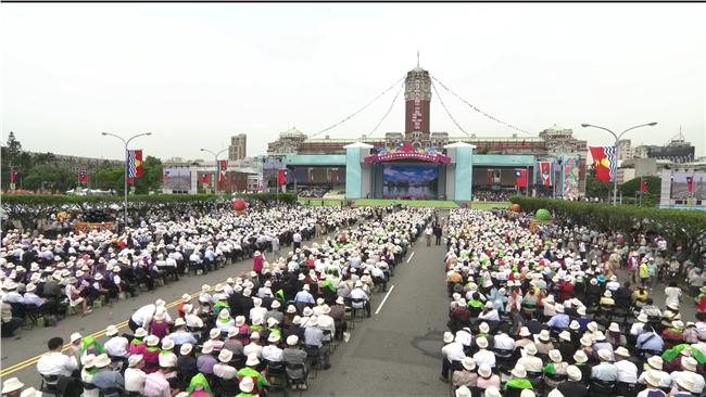 中華民國第14任總統、副總統就職典禮隆重登場，吸引上萬名民眾共襄盛舉，一同見證歷史性的時刻，現場氣氛熱鬧非凡。