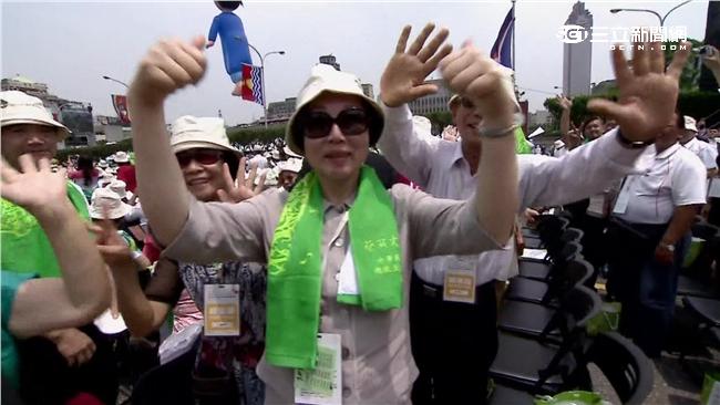 中華民國第14任總統、副總統就職典禮隆重登場，吸引上萬名民眾共襄盛舉，一同見證歷史性的時刻，現場氣氛熱鬧非凡。