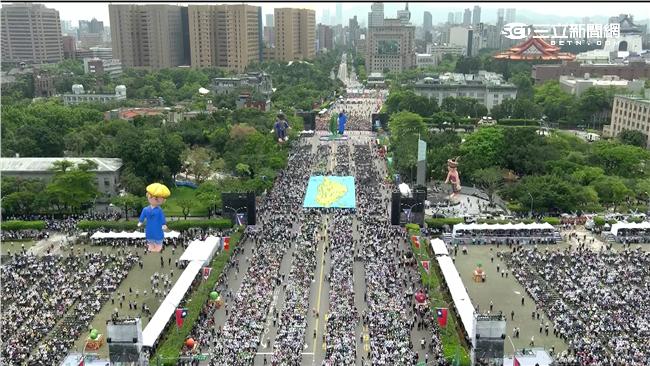 中華民國第14任總統、副總統就職典禮隆重登場，吸引上萬名民眾共襄盛舉，一同見證歷史性的時刻，現場氣氛熱鬧非凡。