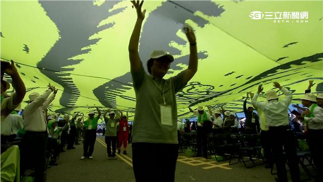 中華民國第14任總統、副總統就職典禮隆重登場，吸引上萬名民眾共襄盛舉，一同見證歷史性的時刻，現場氣氛熱鬧非凡。