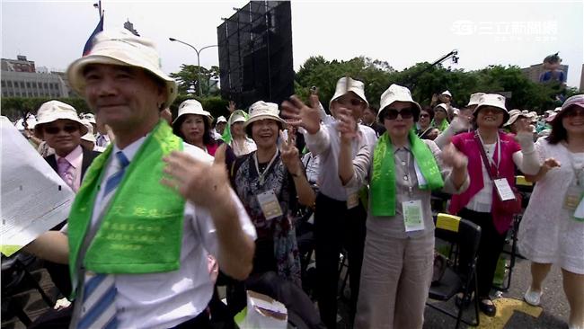 中華民國第14任總統、副總統就職典禮隆重登場，吸引上萬名民眾共襄盛舉，一同見證歷史性的時刻，現場氣氛熱鬧非凡。