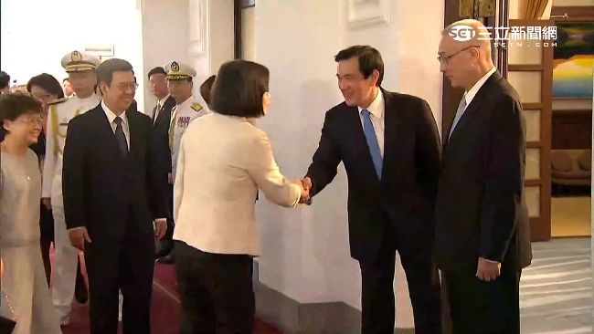 「雙英」交接互動冷　馬英九只說兩字