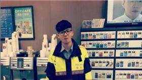 士林分局後港所警員李仕勛接手顧店（翻攝畫面）