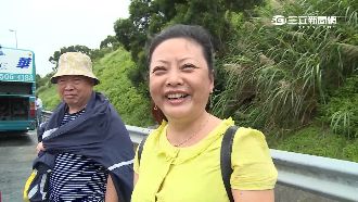 陸客遊覽車起火　上電視開心喊幸運