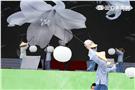 「台灣之光」重現二戰結束後，國民政府來台，以及228事件中，軍隊槍斃民眾的場景。（記者邱榮吉/攝影）