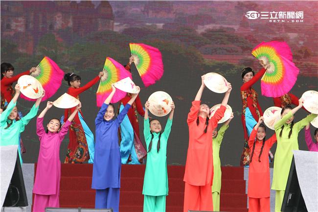 「台灣之光」新住民。（記者邱榮吉/攝影）