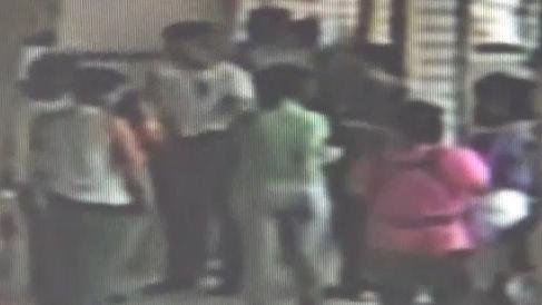 爆打院生13拳　院長辯：是幫他按摩