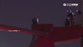 男爬光復橋輕生　警消封橋2小時救命