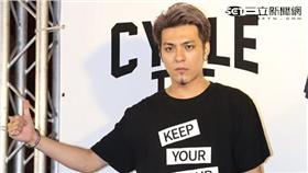 嘎嘎出席潮牌活動宣傳個人數位單曲