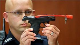 http://www.usatoday.com/story/news/2016/05/18/auction-ends-gun-killed-trayvon-martin/84547144/