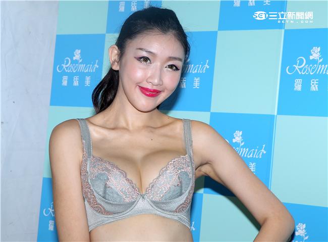 正妹任育萱有超長美腿加上傲人上圍，有「陸上美人魚」封號。（記者邱榮吉/攝影）
