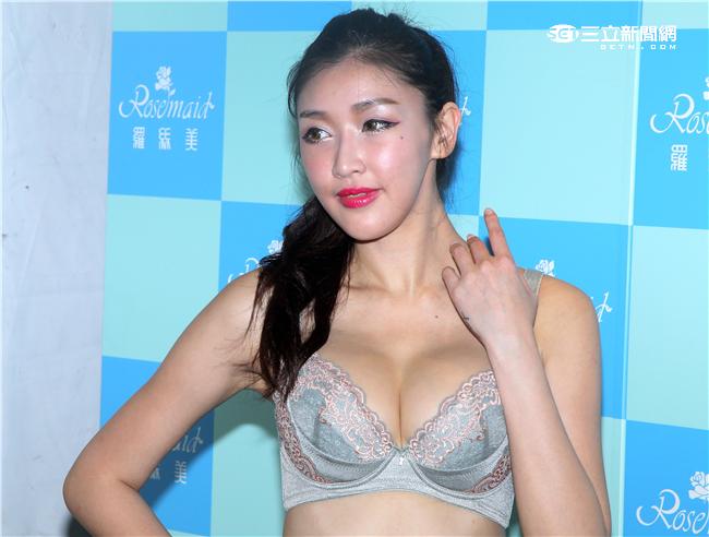 正妹任育萱有超長美腿加上傲人上圍，有「陸上美人魚」封號。（記者邱榮吉/攝影）
