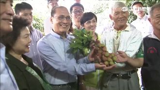 林全勘災大啖玉荷包　差點糗題錯字