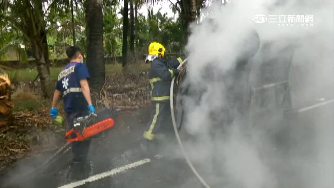 高雄工業區火燒車　發現一燒焦遺體