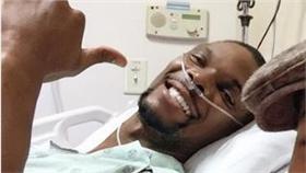 Chris Bosh接受治療（圖／取自Chris Bosh Instagram）