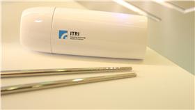 ▲餐前90秒殺菌！「筷潔菌」為食安把關（圖／工業技術研究院）