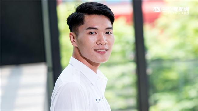 制服大賞／鮮肉蘇安邦拉票囉！