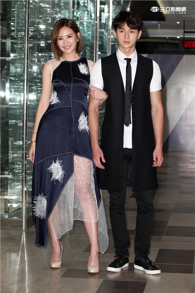 三立最新華劇「狼王子」男女主角張軒睿、安心亞，首次與媒體見面。（記者邱榮吉/攝影）