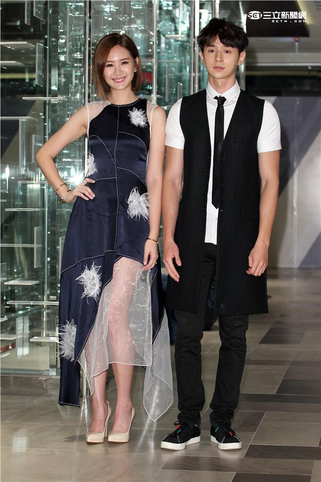 三立最新華劇「狼王子」男女主角張軒睿、安心亞，首次與媒體見面。（記者邱榮吉/攝影）