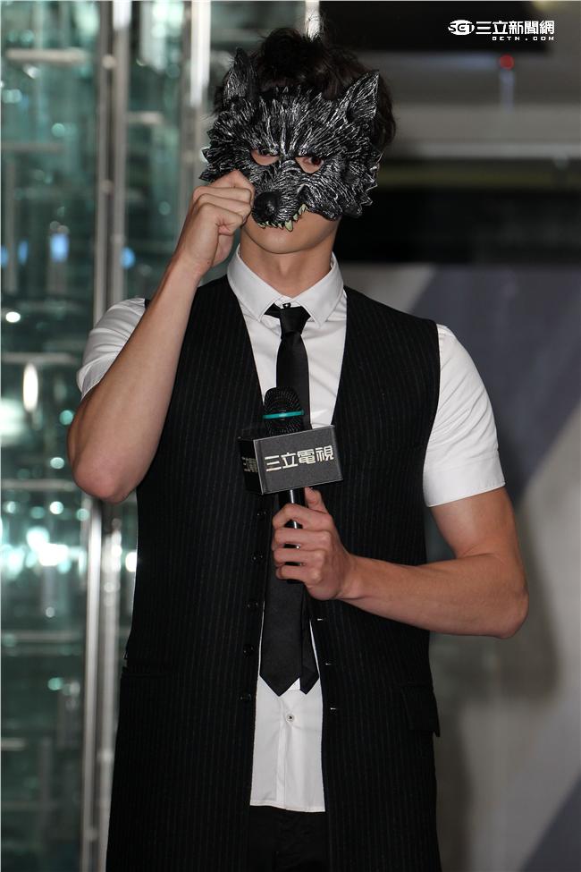 三立最新華劇「狼王子」男主角張軒睿。（記者邱榮吉/攝影）