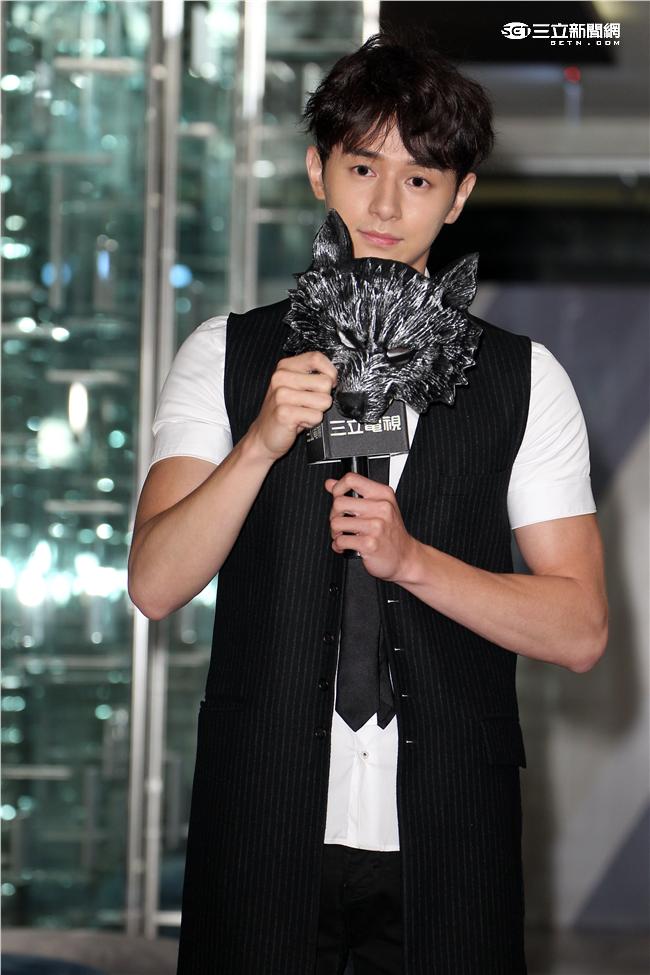 三立最新華劇「狼王子」男主角張軒睿。（記者邱榮吉/攝影）