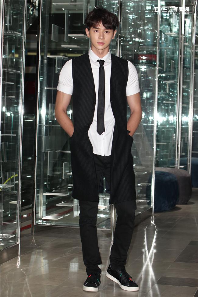 三立最新華劇「狼王子」男主角張軒睿。（記者邱榮吉/攝影）