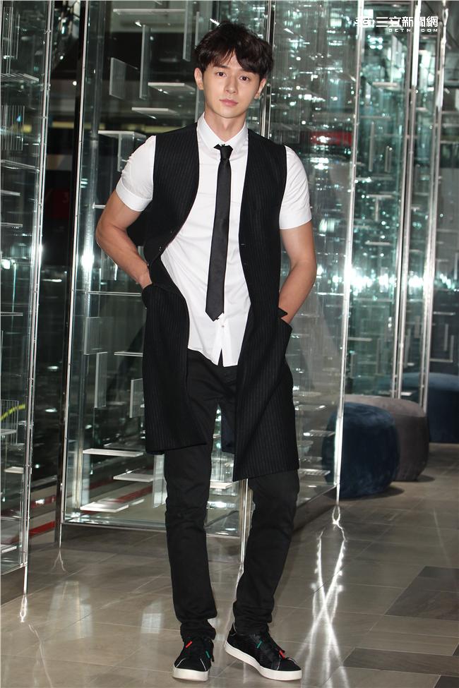 三立最新華劇「狼王子」男主角張軒睿。（記者邱榮吉/攝影）