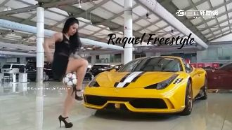 巴西正妹愛足球　穿高跟鞋控球好神