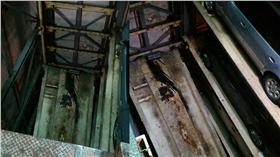 三重驚傳升降梯突墜落地下2樓　維修工人受困