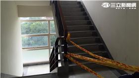 警方封鎖高女陳屍現場進行鑑識工作（翻攝畫面）