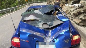 愛車遭落石砸爛　車主百般無奈照樣開