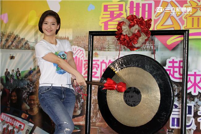 王樂妍代言救國團暑期公益服務活動。（記者邱榮吉/攝影）