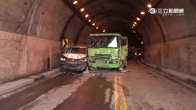 砂石車疑恍神連環撞3車　1陸客重傷