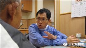 ▲台中慈濟醫院大腸直腸外科主任邱建銘看診（圖／台中慈濟醫院）