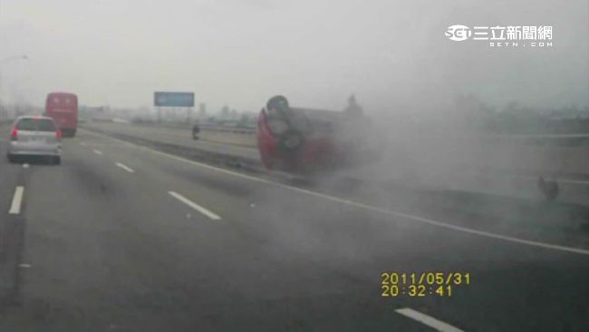 強雨襲國道！1小時10事故1人送醫