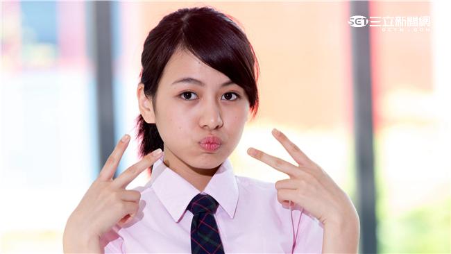 制服大賞／「甘味人生」許孟甯拉票囉