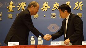 日月光、矽品、日矽戀、半導體、產業控股公司、日月光董事長張虔生、矽品董事長林文伯（圖／中央社）