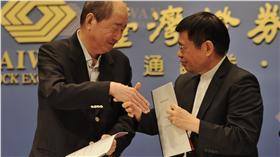 日月光、矽品、日矽戀、半導體、產業控股公司、日月光董事長張虔生、矽品董事長林文伯（圖／中央社）