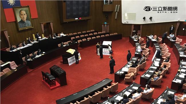 立院三讀通過地方議會選舉採記名投票