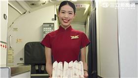 華信航空台東-台北晚班機，獨家提供「知本老爺三明治」。（圖／華信航空提供）