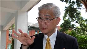 DD
台大擬改授課時數15小時1學分（1）
台灣大學校長楊泮池（圖）28日表示，為與國際接軌，
已和教育部溝通，將每學分授課時數由現行18小時，調
整為15小時。
中央社記者張皓安攝 105年5月28日