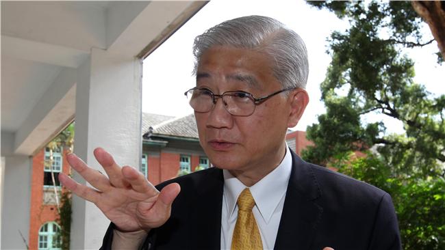 捲論文案　楊泮池宣布不續任台大校長