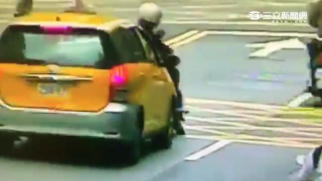 通緝犯開小黃跑路　追撞騎士身分露餡