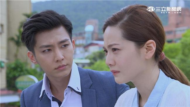 曾之喬掃墓痛哭失聲　炎亞綸深情相伴