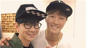 翻攝自林俊傑臉書與金鐘國的合照