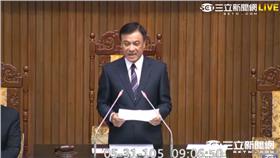 行政院長林全今（31）日將到立法院進行施政方針報告與備詢，但國民黨立法院黨團一早就穿上制服佔領發言台