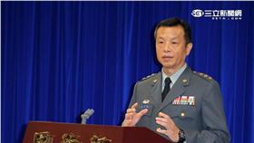 國防部代理發言人陳中吉上校，首次主持例行記者會。（記者邱榮吉/攝影）