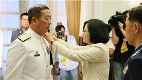 蔡英文總統主持國軍重要高階幹部晉升布達授階典禮。總統府提供