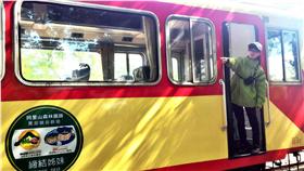 阿里山「祝山車站」是全台海拔最高的火車站，1日誕生首位女性列車長羅鈺婷，她基層調度員做起，努力5年終於熬出頭。（台鐵提供）
中央社記者汪淑芬傳真  105年6月1日 圖/中央社