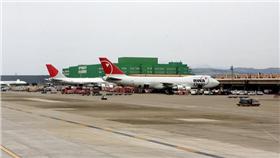 桃機,飛機,停機坪,桃園機場－▲圖／攝影者PROMichael Rehfeldt, flickr CC License －https://www.flickr.com/photos/ipjmike/201566836/